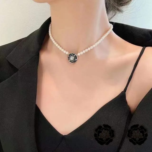 Beautiful-Camelia-Pearl-Necklace-.jpg