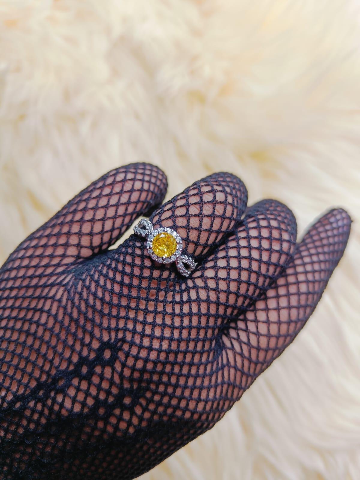 Best-Diamond-Cut-Ring-Yellow-Color-হলুদ-রঙের-সৌন্দর্য.jpg