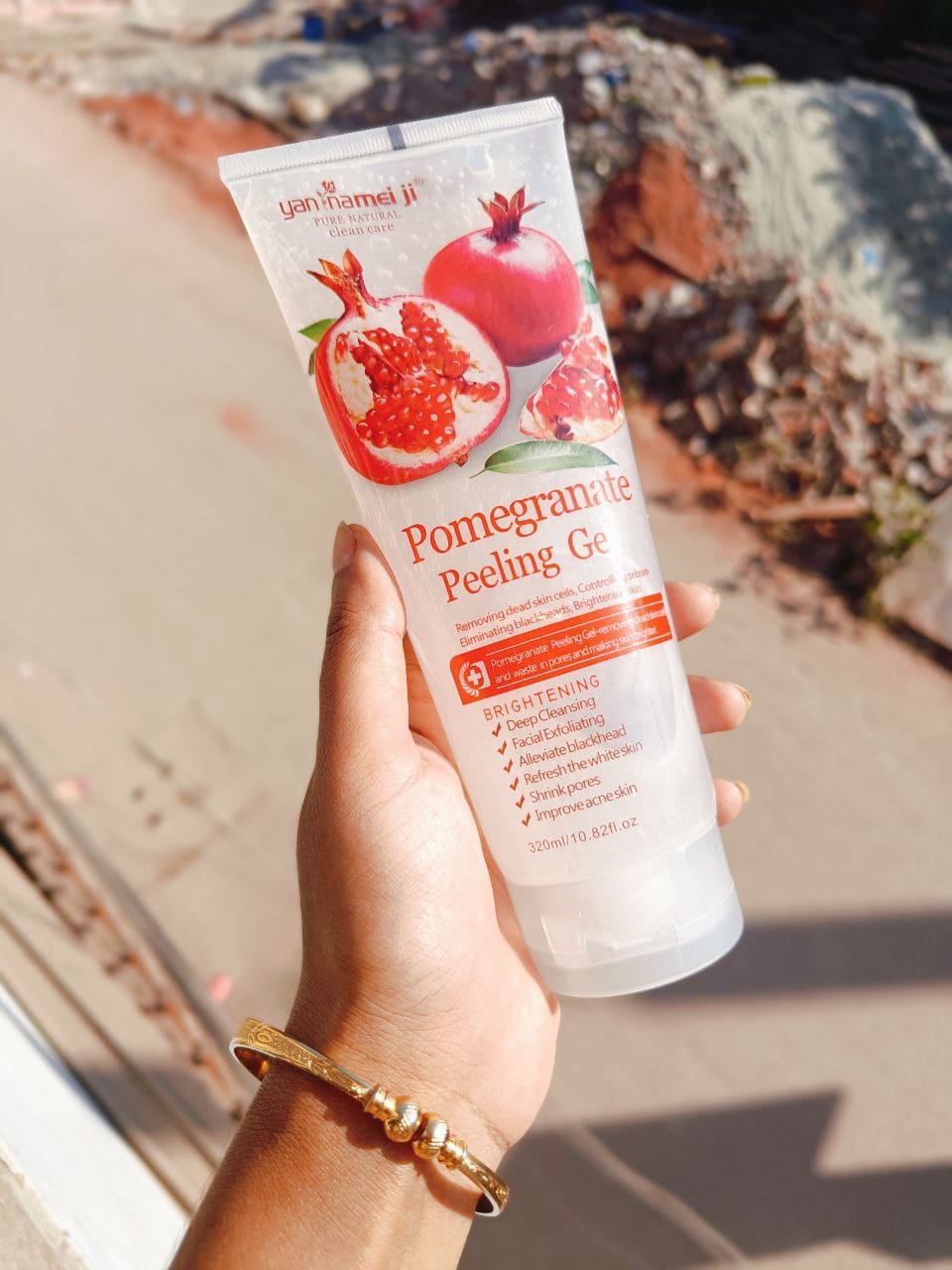 Pomegranate-Peeling-Gel-320ml-ত্বকের-উজ্জ্বলতা-এবং-কোমলতার-জন্য-প্রাকৃতিক-সমাধান.jpg